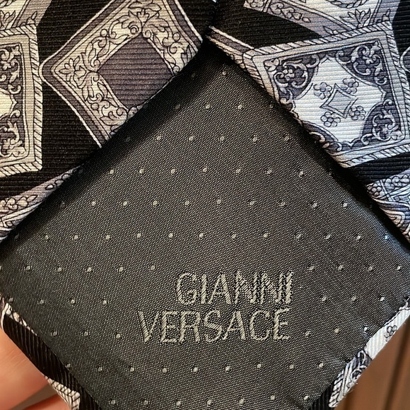 Gray and black Versace silk tie - Picture 4 of 5